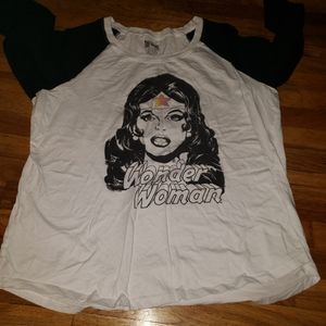 EUC Torrid Size 3 XXXL 22 24 t-shirt Wonder Woman